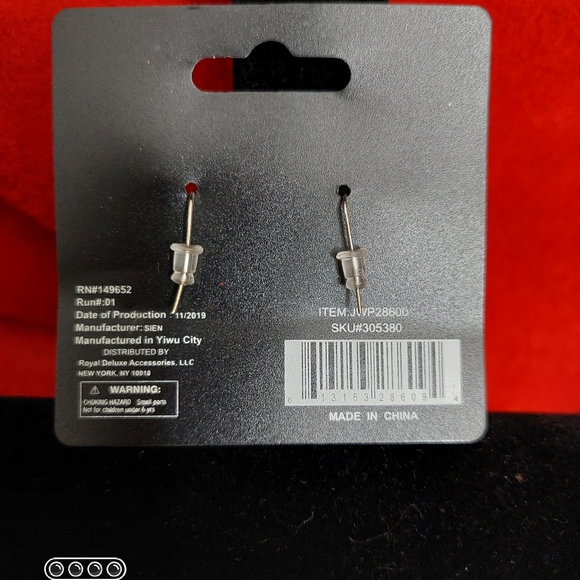 Fashion Earrings - Picture 3 of 5